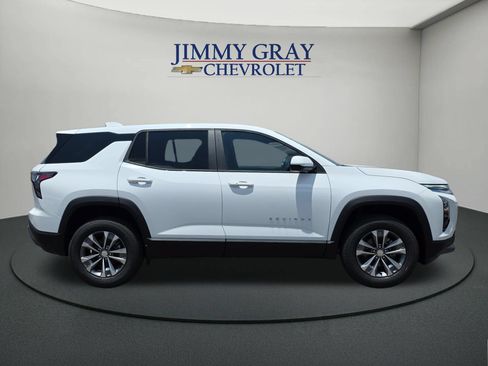 New 2027 Chevrolet Equinox LT w/ Convenience Package II FWD image 6