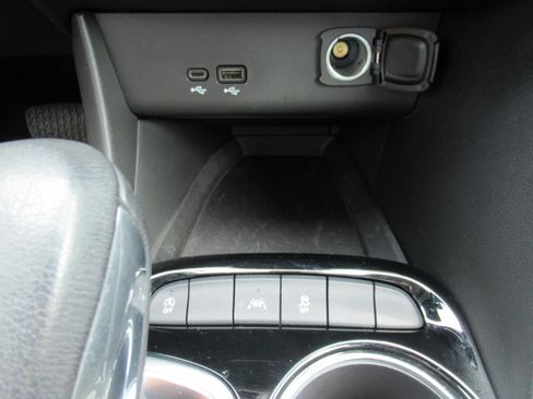 Used 2024 Buick Encore GX Preferred FWD image 25