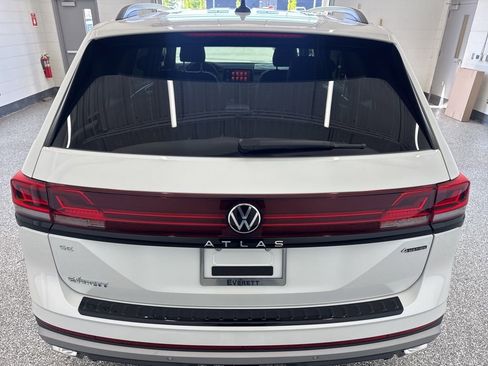 New 2026 Volkswagen Atlas Peak Edition AWD/4WD image 4