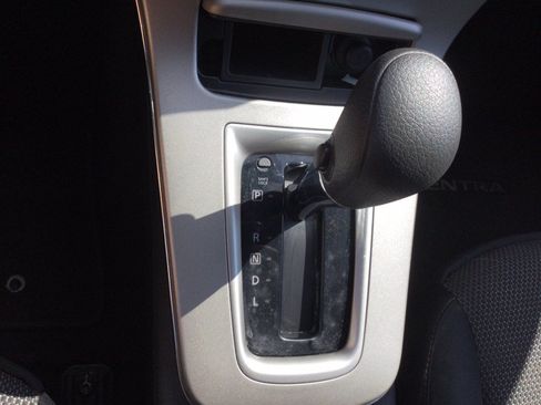 Used 2014 Nissan Sentra S FWD image 30