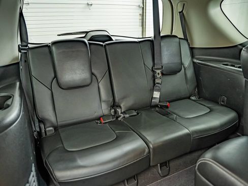 Used 2017 INFINITI QX80 4WD w/ Driver Assistance Package image 38