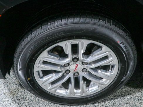 Used 2022 GMC Yukon SLT w/ SLT Premium Package RWD image 11