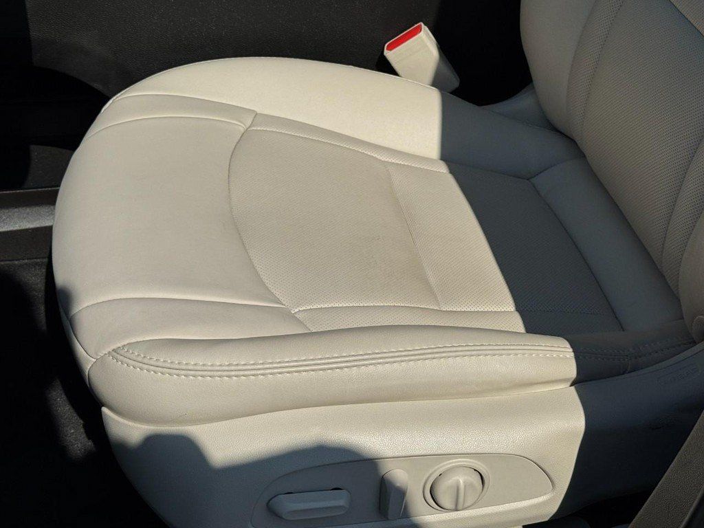 Used 2023 Buick Enclave Essence w/ Experience Buick Package AWD/4WD image 27