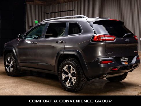 Used 2018 Jeep Cherokee Trailhawk w/ Comfort & Convenience Group image 6