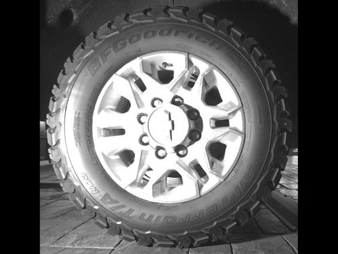 Used 2025 Chevrolet Silverado 2500 LT AWD/4WD image 12