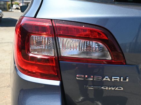 Used 2016 Subaru Outback 2.5i Limited w/ Popular Package #4 AWD/4WD image 18