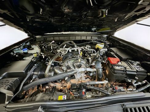 Used 2025 Ford Bronco Big Bend image 34