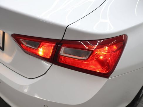 Used 2024 Chevrolet Malibu LS FWD image 31