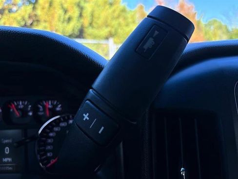 Used 2018 Chevrolet Silverado 1500 Custom w/ Custom Value Package image 19