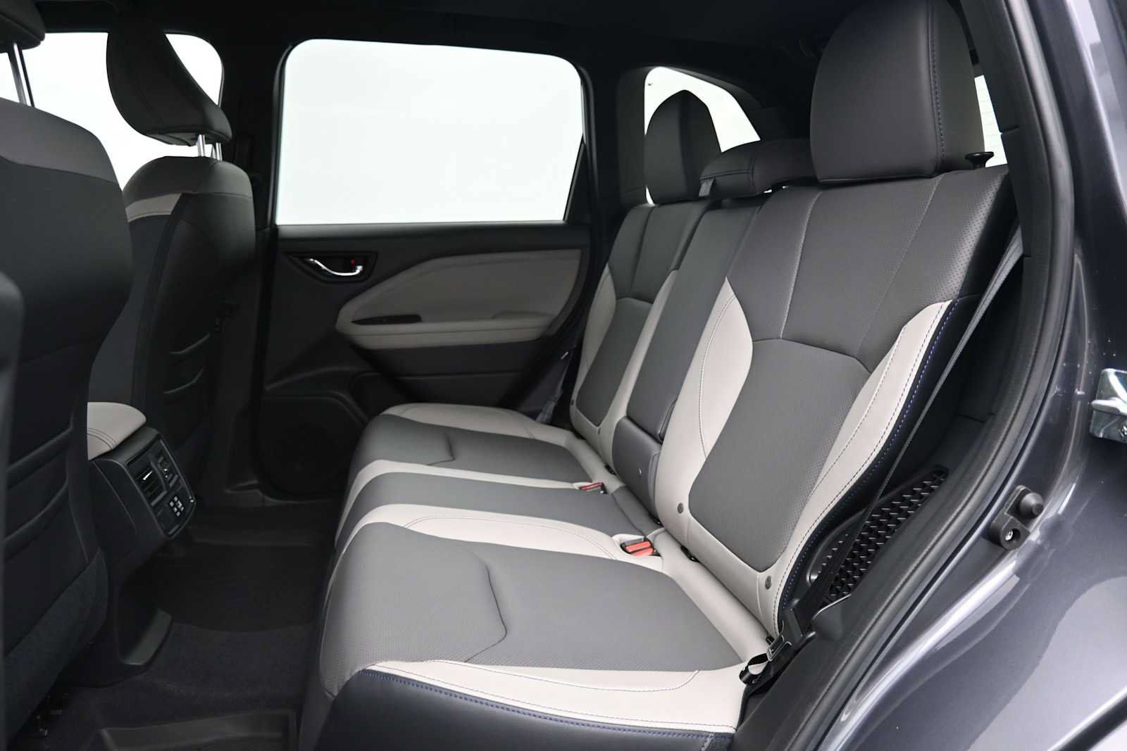 Used 2025 Subaru Forester Limited AWD/4WD image 12
