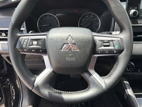 Used 2023 Mitsubishi Outlander SE FWD image 27