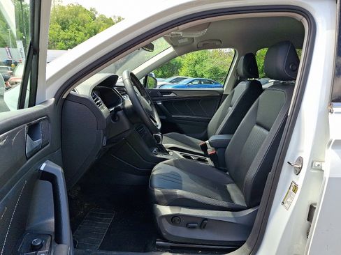 Used 2022 Volkswagen Tiguan SE FWD image 13