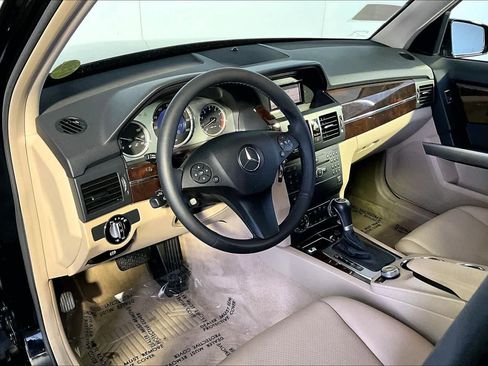 Used 2010 Mercedes-Benz GLK 350 4MATIC image 17
