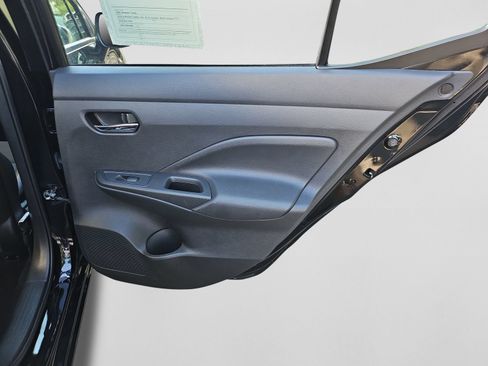 Used 2025 Nissan Versa SV FWD image 37