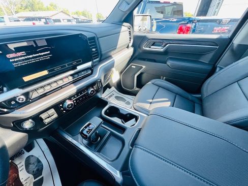 New 2026 GMC Sierra 1500 SLT w/ SLT Premium Package image 31
