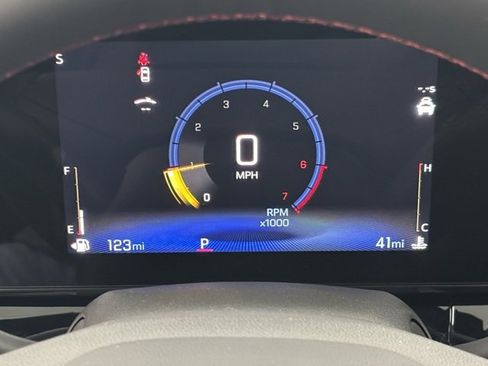 New 2026 Chevrolet Trax RS w/ Sunroof Package image 20