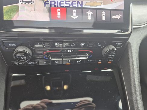 Used 2024 Jeep Grand Cherokee L Limited w/ Luxury Tech Group II image 22