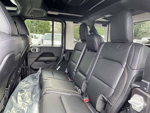 New 2026 Jeep Wrangler Unlimited Sahara AWD/4WD image 21