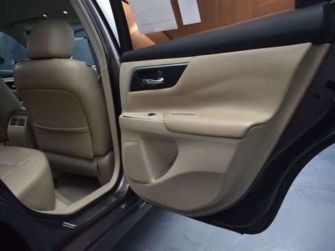 Used 2013 Nissan Altima 2.5 SV image 19