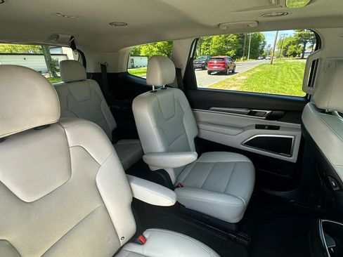 Used 2020 Kia Telluride S AWD/4WD image 30