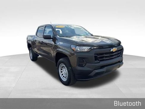 Used 2023 Chevrolet Colorado W/T image 3