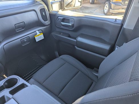 New 2026 Chevrolet Silverado 2500 Custom image 16