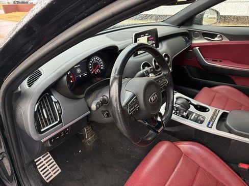 Used 2018 Kia Stinger GT2 image 13