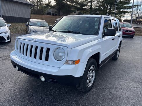 Used 2014 Jeep Patriot Sport image 2