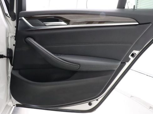 Used 2019 BMW 530i w/ Convenience Package RWD image 41