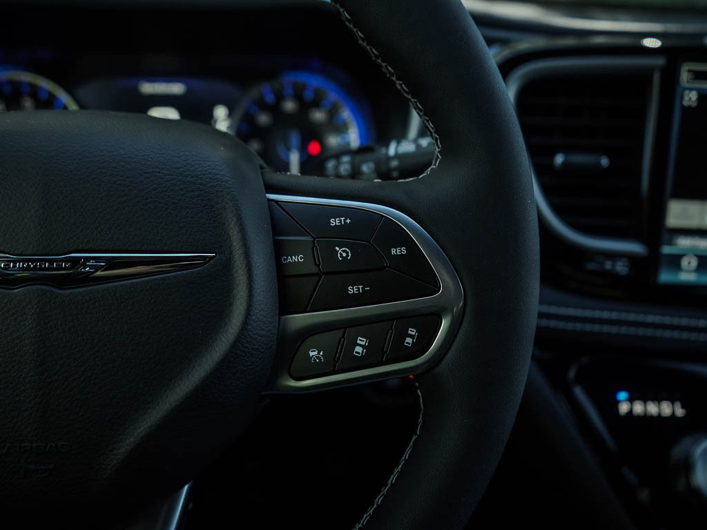 New 2026 Chrysler Pacifica Select AWD/4WD image 23