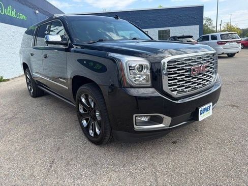 Used 2019 GMC Yukon XL Denali w/ Denali Ultimate Package AWD/4WD image 7