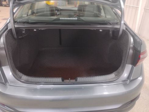 Used 2024 Volkswagen Jetta SE image 20