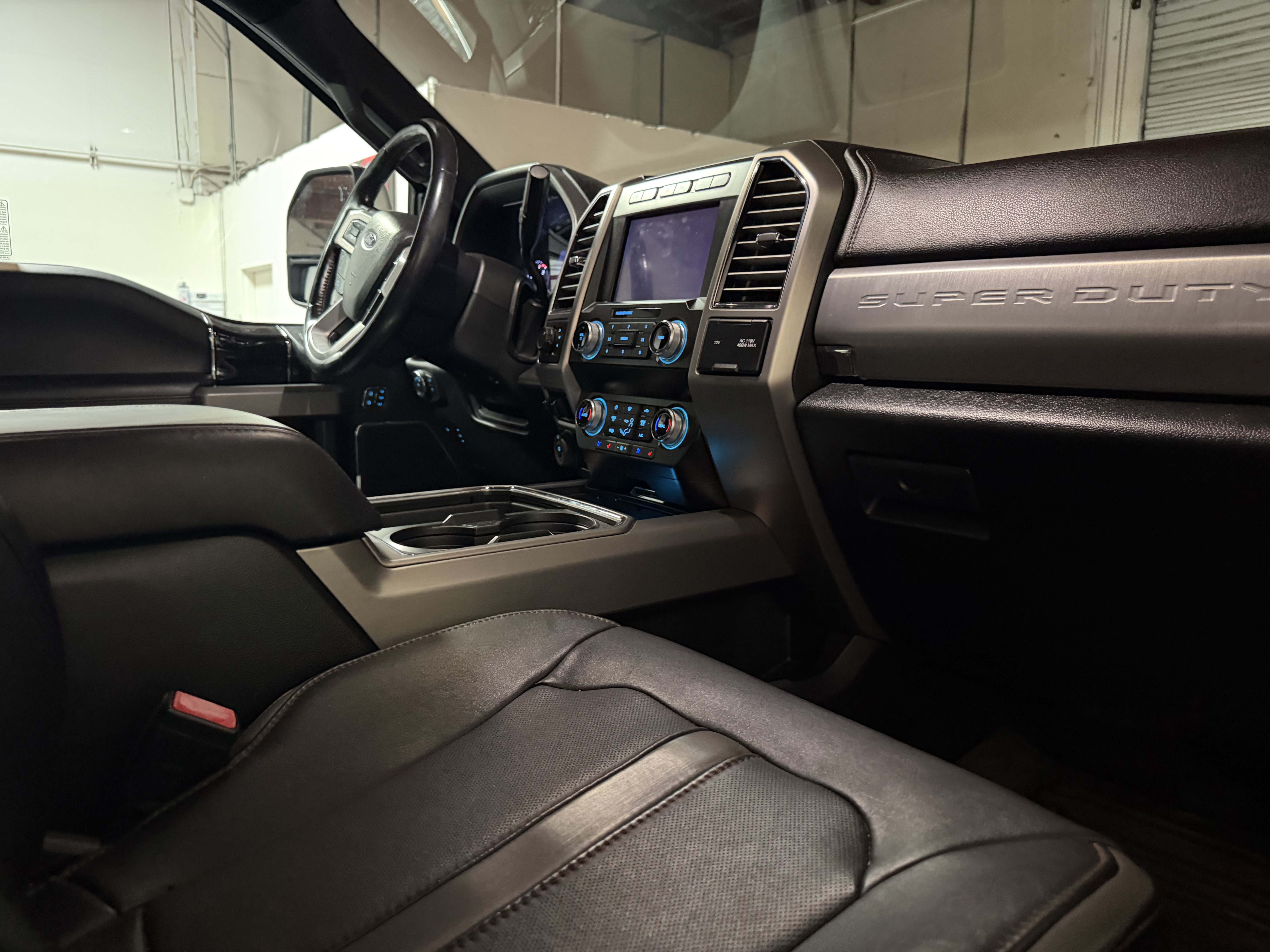 Used 2020 Ford F250 Platinum w/ FX4 Off-Road Package AWD/4WD image 26