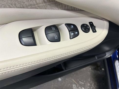 Used 2024 Nissan Murano SV image 14