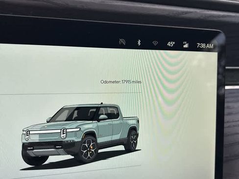 Used 2023 Rivian R1T Adventure image 11