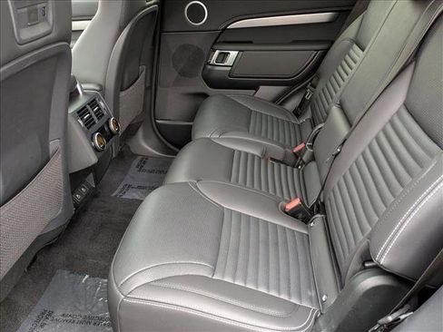Used 2024 Land Rover Discovery Dynamic SE AWD/4WD image 20