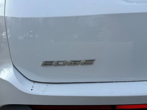 Used 2017 Ford Edge SEL image 9