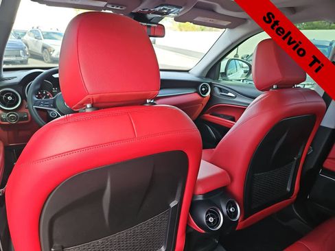 Used 2019 Alfa Romeo Stelvio Ti AWD/4WD image 16