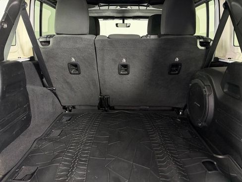 Used 2021 Jeep Wrangler Unlimited Sport AWD/4WD image 26