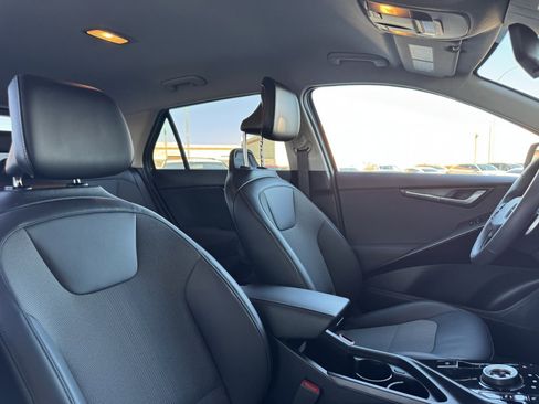 Used 2024 Kia Niro EX image 40