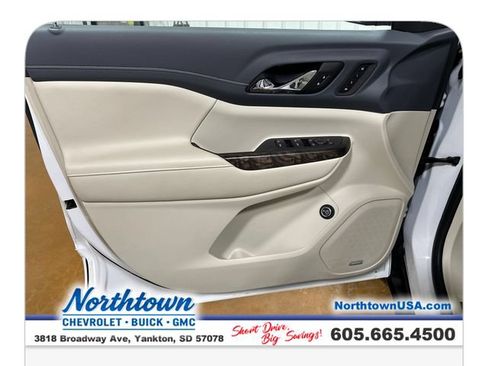Used 2021 GMC Acadia Denali w/ Denali Ultimate Package AWD/4WD image 10