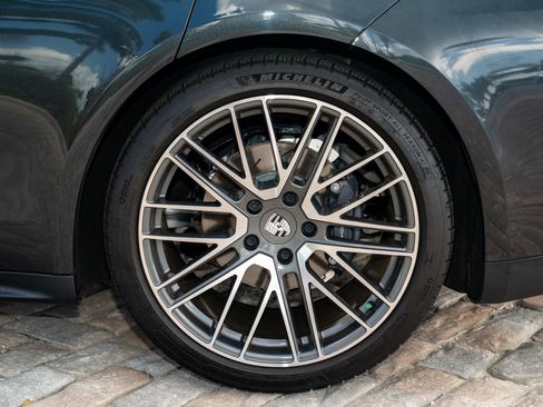 Used 2024 Porsche Panamera w/ Premium Package RWD image 36