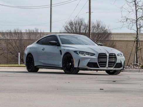 Used 2021 BMW M4 Coupe w/ Executive Package image 2