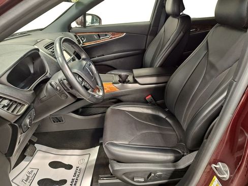 Used 2019 Lincoln Nautilus Reserve image 9