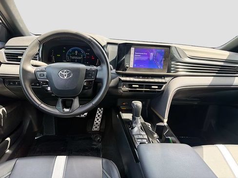 Used 2025 Toyota Camry SE FWD image 22