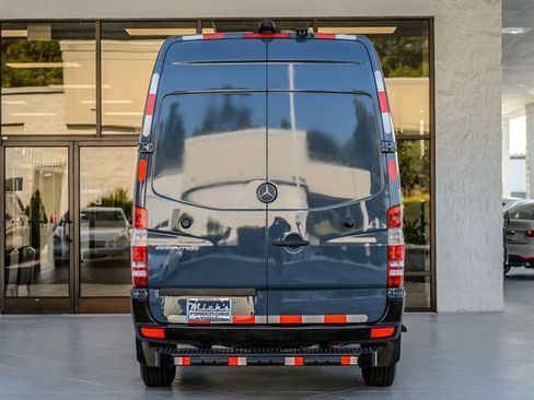 Used 2018 Mercedes-Benz Sprinter 2500 image 8