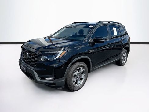 Used 2023 Honda Passport TrailSport image 3