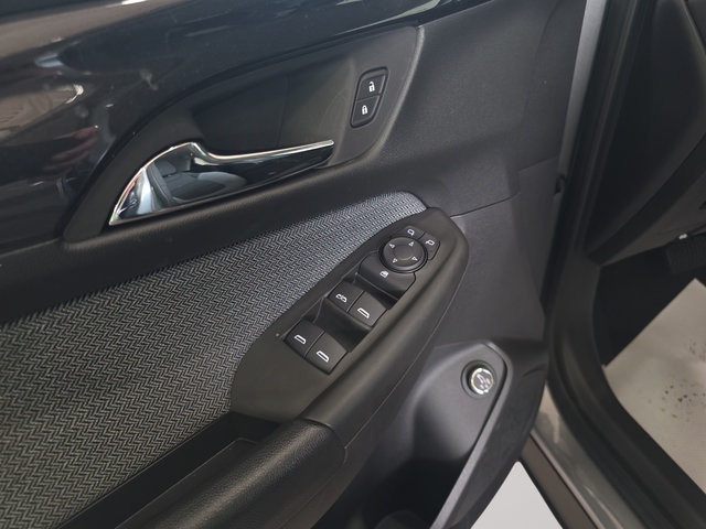 New 2026 Chevrolet TrailBlazer LT w/ Convenience Package FWD image 11