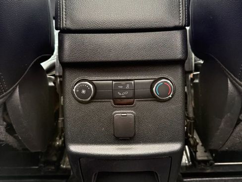 Used 2016 Ford Explorer XLT w/ Equipment Group 202A AWD/4WD image 26