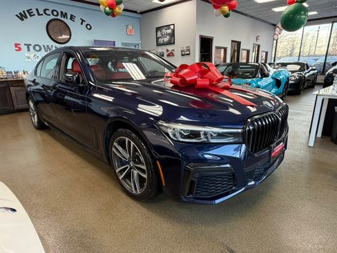 Used 2020 BMW 740i xDrive 740i xDrive Sedan w/ M Sport Package image 4